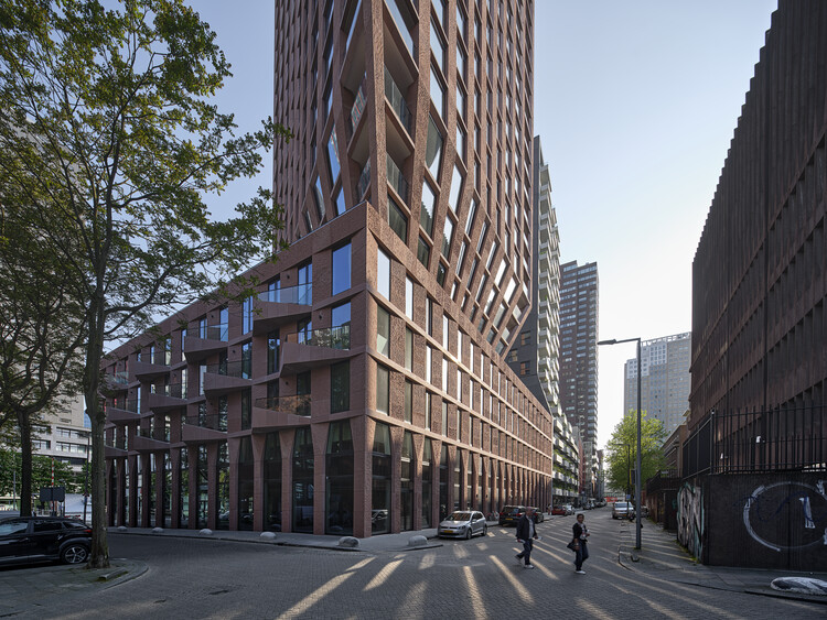 CasaNova Building / Barcode Architects - Экстерьерная фотография, фасад, окна