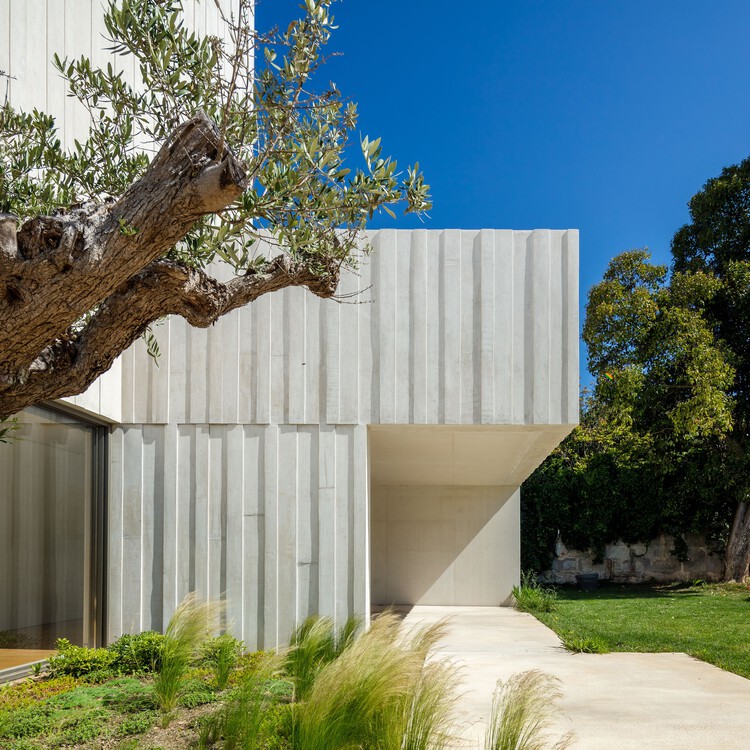 Дом Боавишта / Topos Atelier de Arquitectura - Фотография экстерьера, фасад, сад