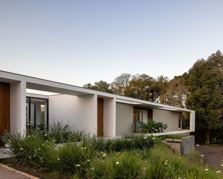 Cruzaltense Residence / VOO® Arquitetura e Engenharia - Фотография экстерьера, окна, фасад