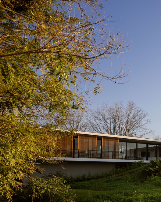Cruzaltense Residence / VOO® Arquitetura e Engenharia - Фотография экстерьера, окна