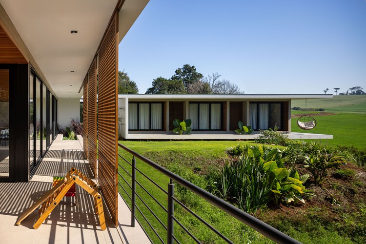 Cruzaltense Residence / VOO® Arquitetura e Engenharia - Экстерьерная фотография, Сад