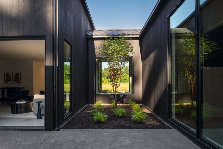 The Trailblazer House / Citizen Design — фотография экстерьера, фасад, окна