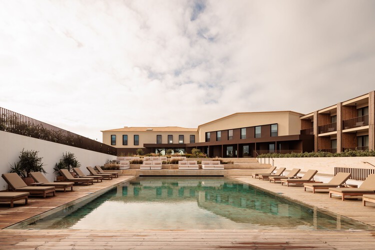 Отель Aethos Ericeira / Pedra Silva Arquitectos - Фотография экстерьера