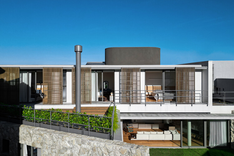 Дом Вертиче / Nommo Arquitetos - Фотография экстерьера, окна, фасад
