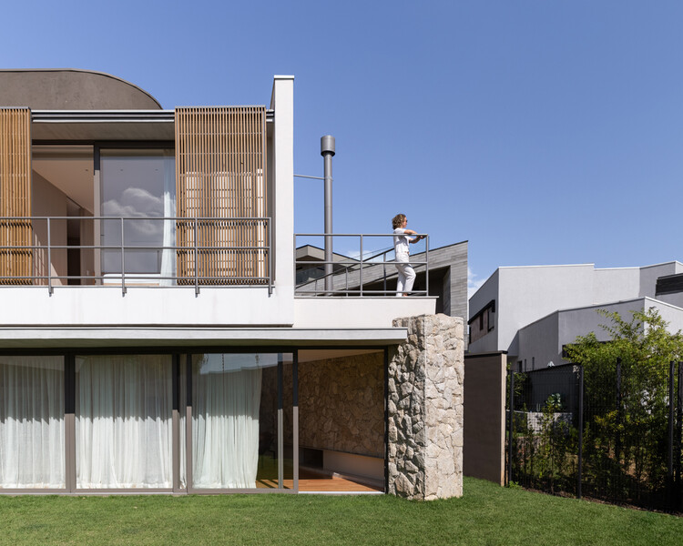 Дом Вертиче / Nommo Arquitetos - Фотография экстерьера, окна, фасад