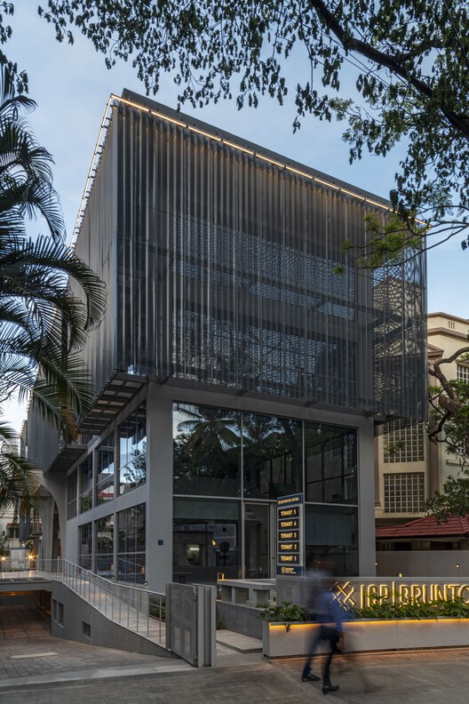 ICP Brunton Central / Mathew and Ghosh Architects - Фотография экстерьера, фасад