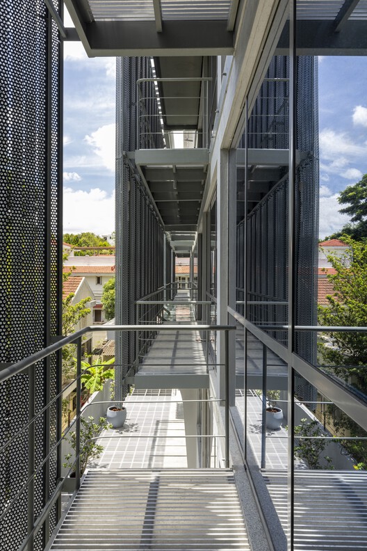 ICP Brunton Central / Mathew and Ghosh Architects — фотография экстерьера, фасада, перил