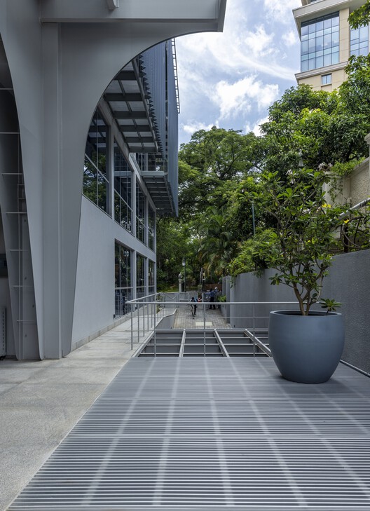 ICP Brunton Central / Mathew and Ghosh Architects — фотография экстерьера, окон, фасада