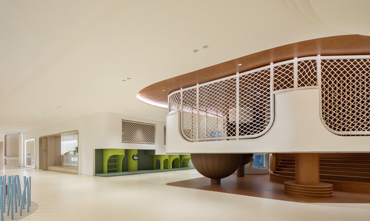 Облачный детский сад Luxelakes / TEKTONN ARCHITECTS - Фотография интерьера, Перила