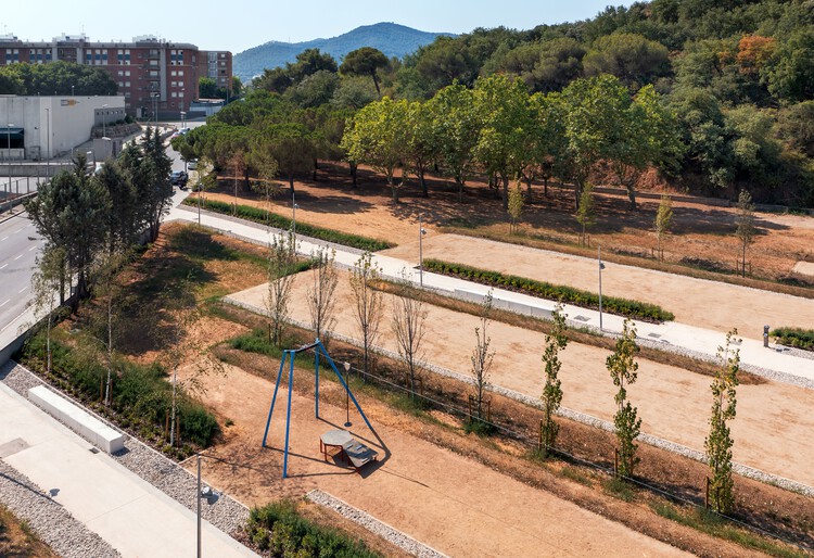 Parque Montornés Norte: Regeneración Urbana / Hiha Studio – Фотография экстерьера