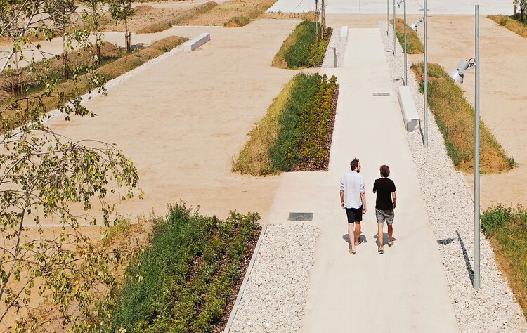 Parque Montornés Norte: Regeneración Urbana / Hiha Studio – Фотография экстерьера