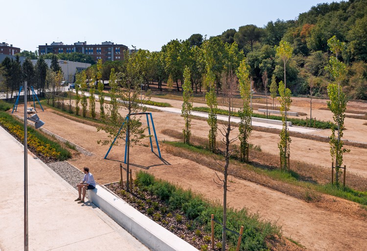 Parque Montornés Norte: Regeneración Urbana / Hiha Studio – Фотография экстерьера