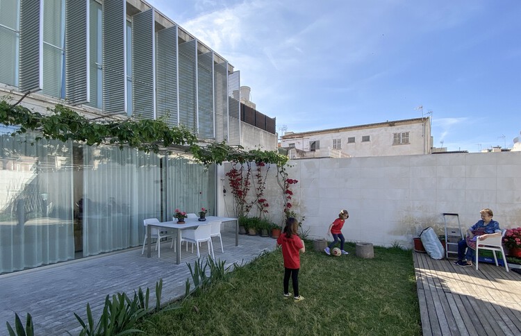 Casa Portassa / Sagristà-Simó - Фотография Экстерьера, Стул, Двор