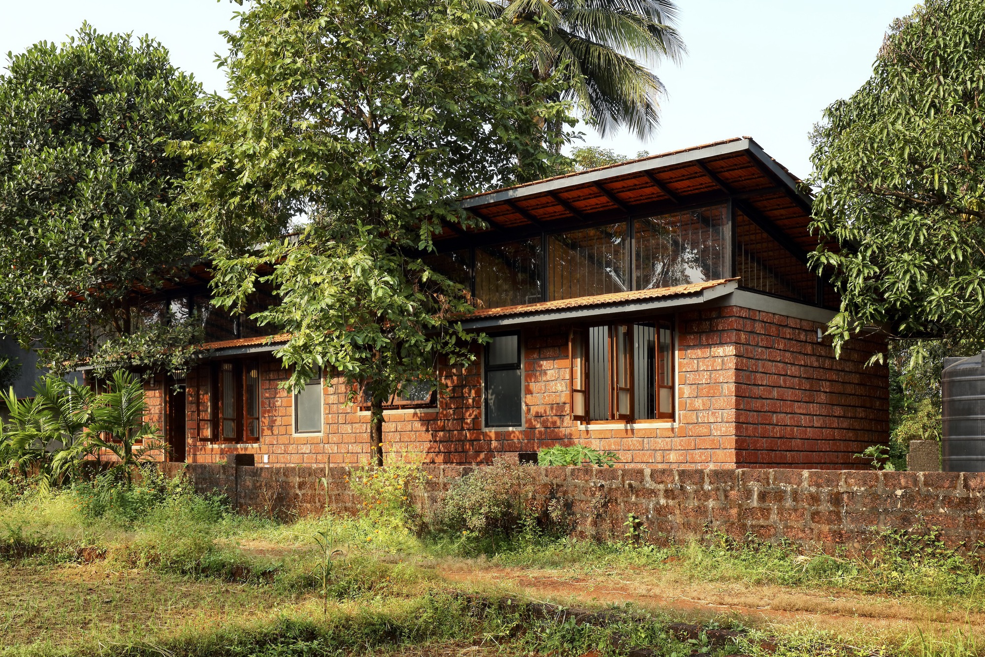 Lanja House / Инициатива шарнирного дизайна (ADI)