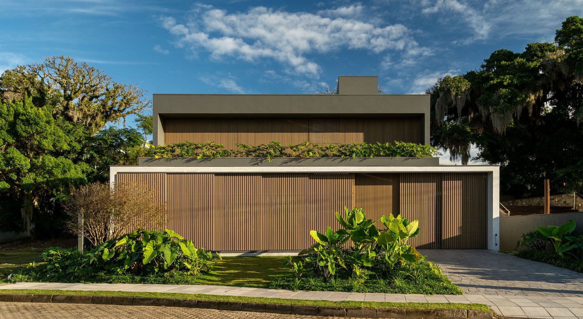 Дом-лагуна / Студия Bloco Arquitetura
