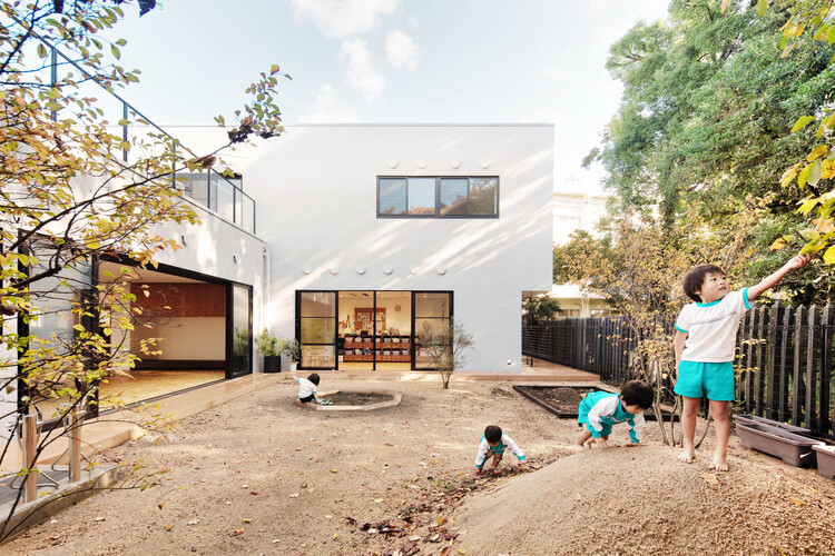 JPP Nursery / HIBINOSEKKEI + Youji no Shiro + Kids Design Labo — Фотография экстерьера, окна