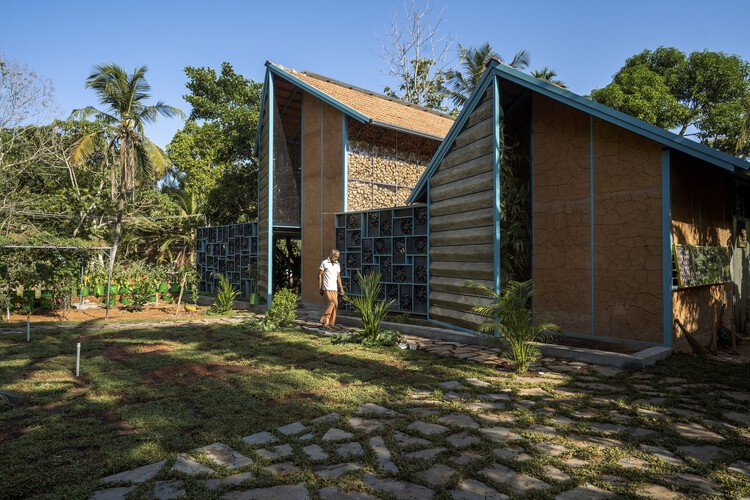 Skin and Bone Residence / A Line Studio - Экстерьерная фотография, фасад, сад
