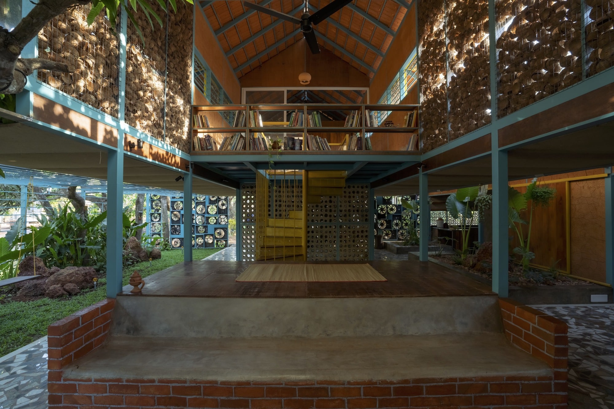 Резиденция Skin and Bone / Студия A Line