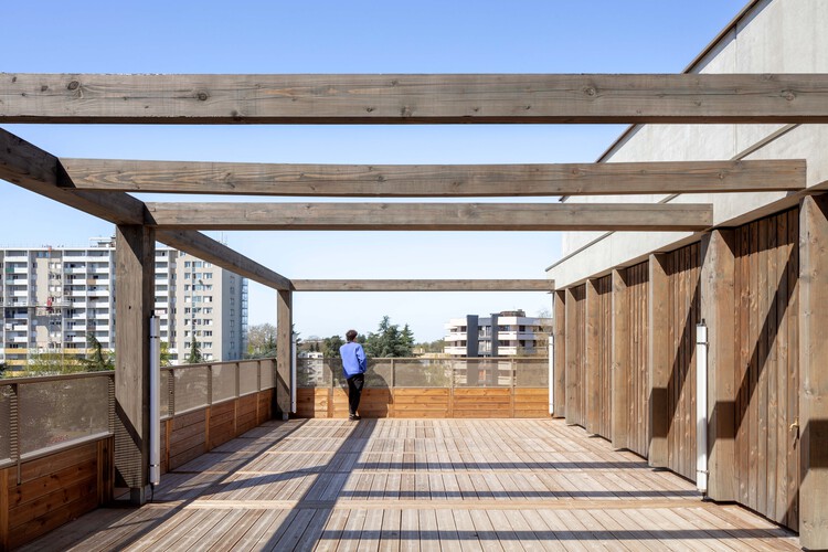 Центр Лаэррер / CoBe Architecture & Paysage - Фотография экстерьера, балка