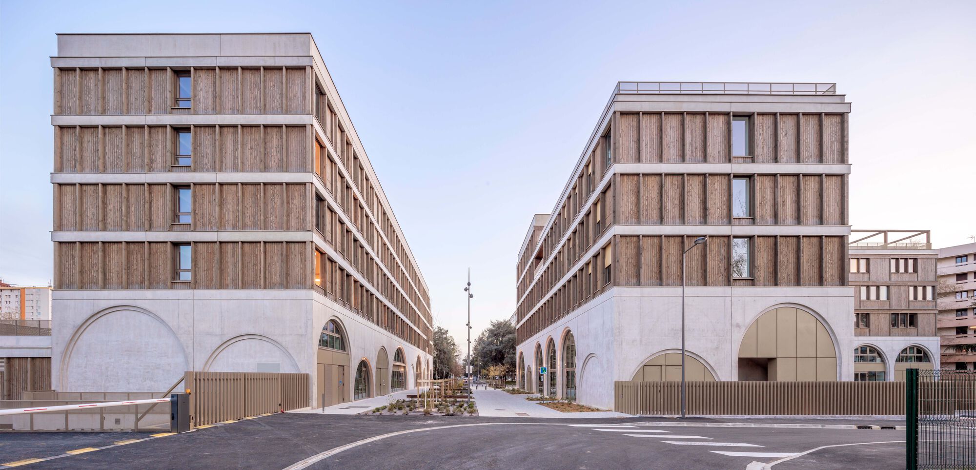 Центр Лаэррер / CoBe Architecture & Paysage
