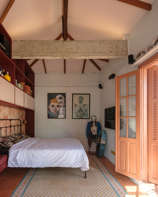 Пентхаус Barão de Tatuí / Pianca Arquitetura + Sabiá Arquitetos - Фотография интерьера, спальня, балка, кровать