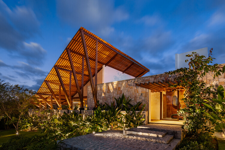 Discreet House / Jirau Arquitetura - Фотография экстерьера, окна, сад