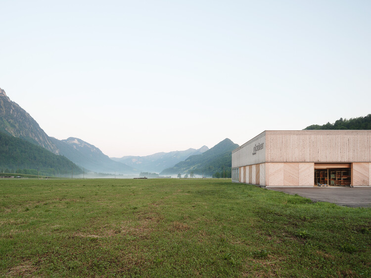 Столярная мастерская Rüscher / Simon Moosbrugger Architekt - Фотография экстерьера, окна