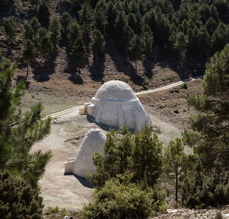   Реставрация двух снежных колодцев в Сьерра-Эспунья, Мурсия / Ecoproyecta - Экстерьерная фотография, Лес