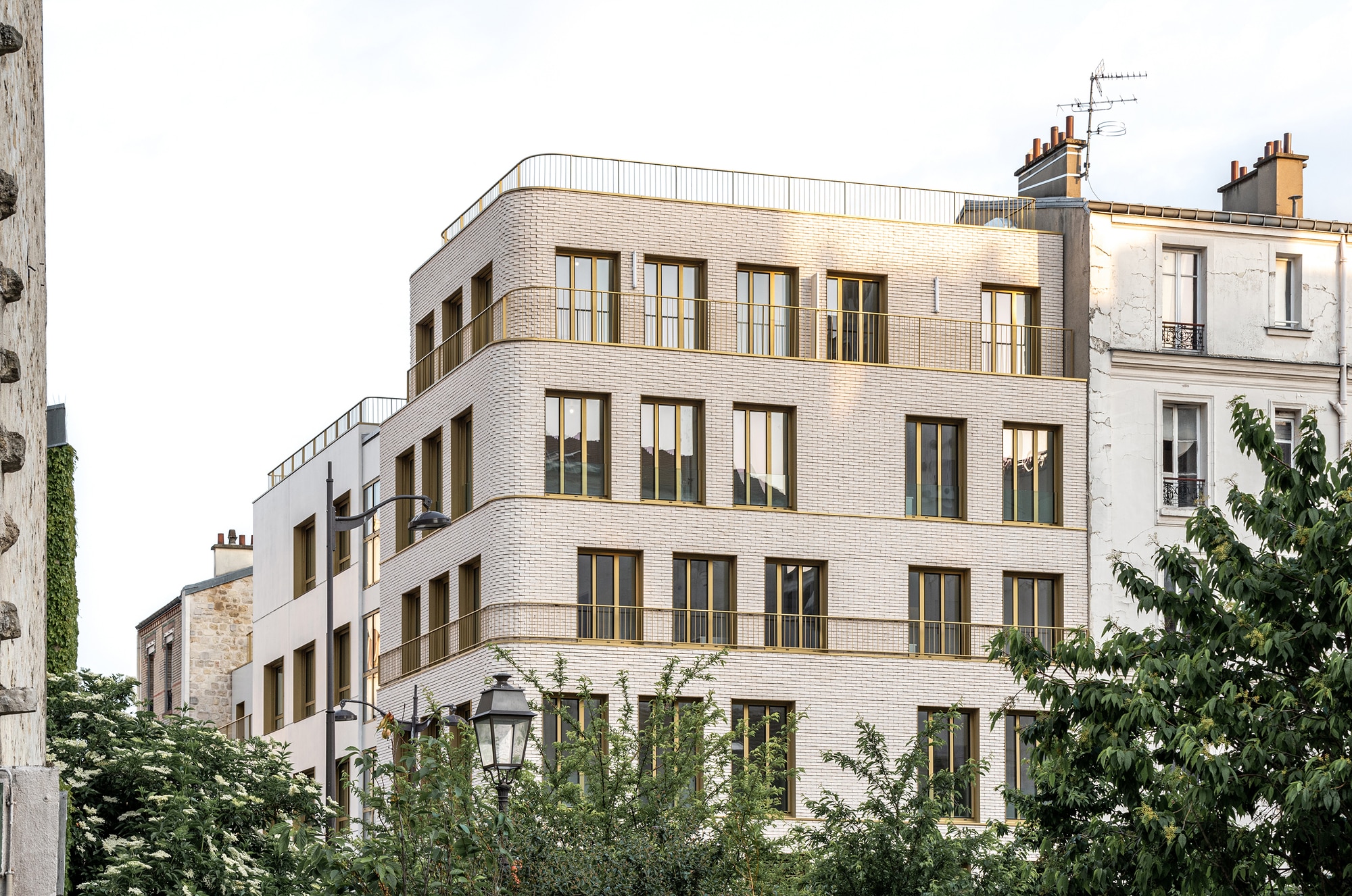 Бузенваль / NZI Architects |  АрчДейли