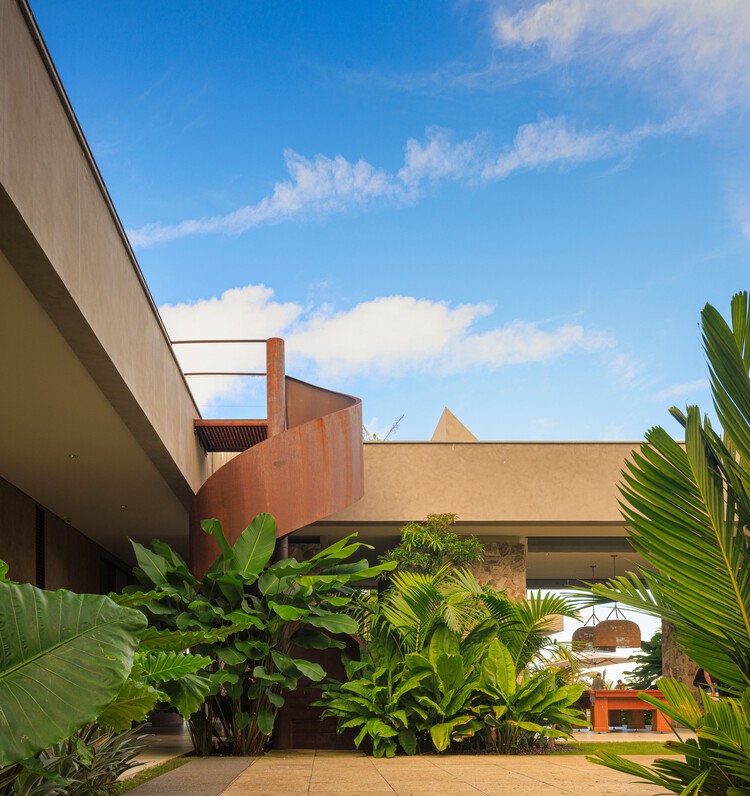 01 TVN House / Saraiva e Associados – Фотография экстерьера