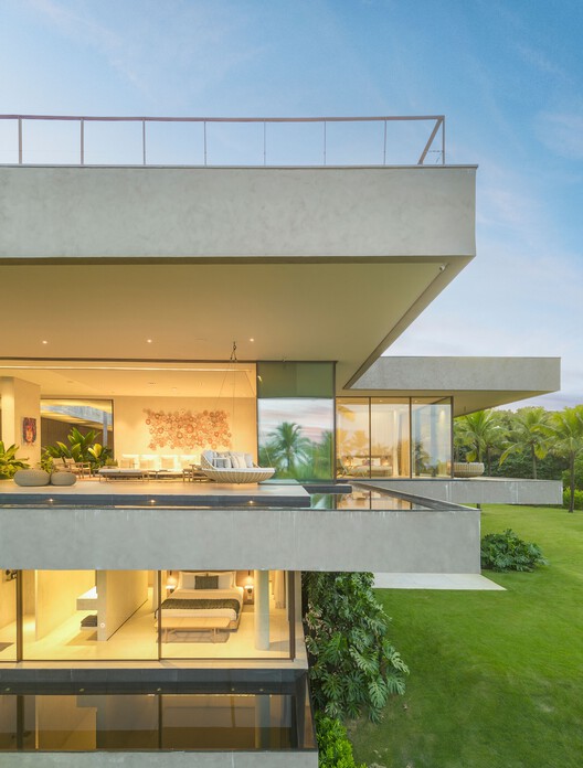 01 TVN House / Saraiva e Associados - Фотография экстерьера, фасада