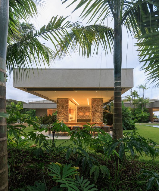01 TVN House / Saraiva e Associados - Экстерьерная фотография, фасад, сад, двор