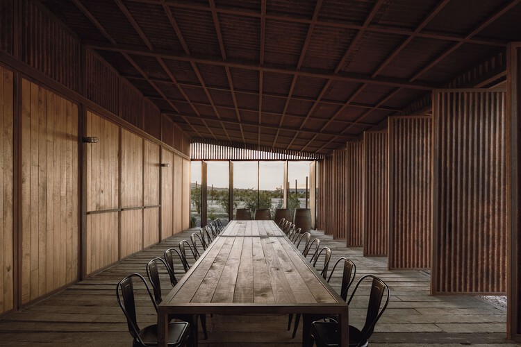 Tierra Tinta Pavilion / CoA Arquitectura - Фотография интерьера, Столовая, Стол, Стул