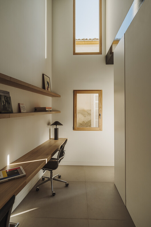 Casa Interstici / NØRA studio - Фотография интерьера, окна