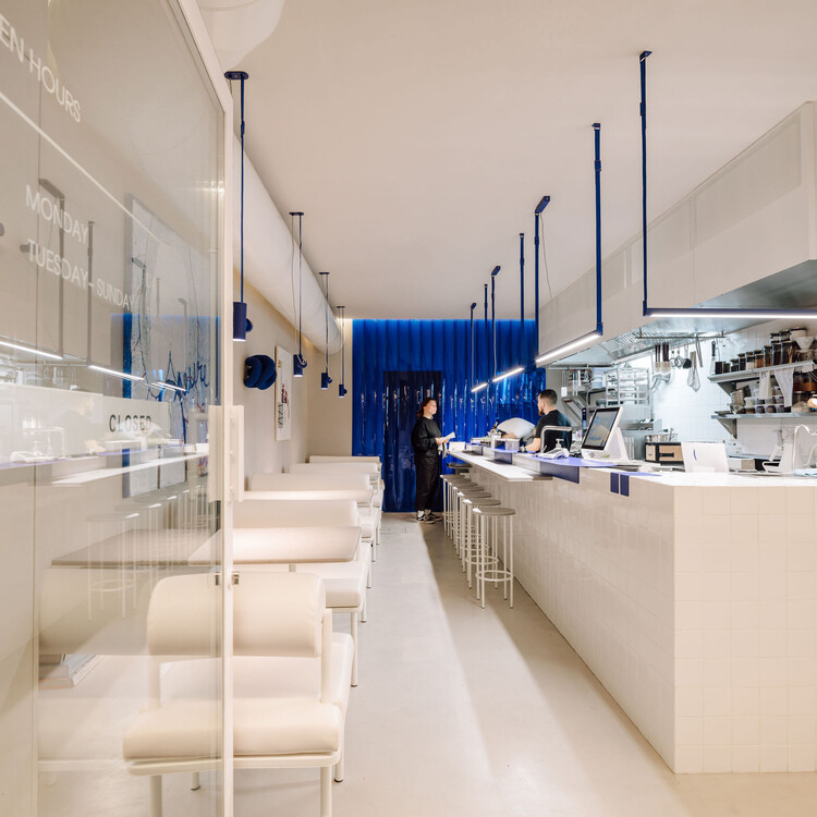 The Capsule Cafe / Atelier Réalité - Фотография интерьера, кухни