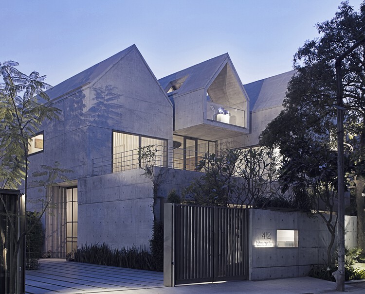 Дом Призмы / Matra Architects & Rurban Planners - Экстерьерная фотография, окна, фасад