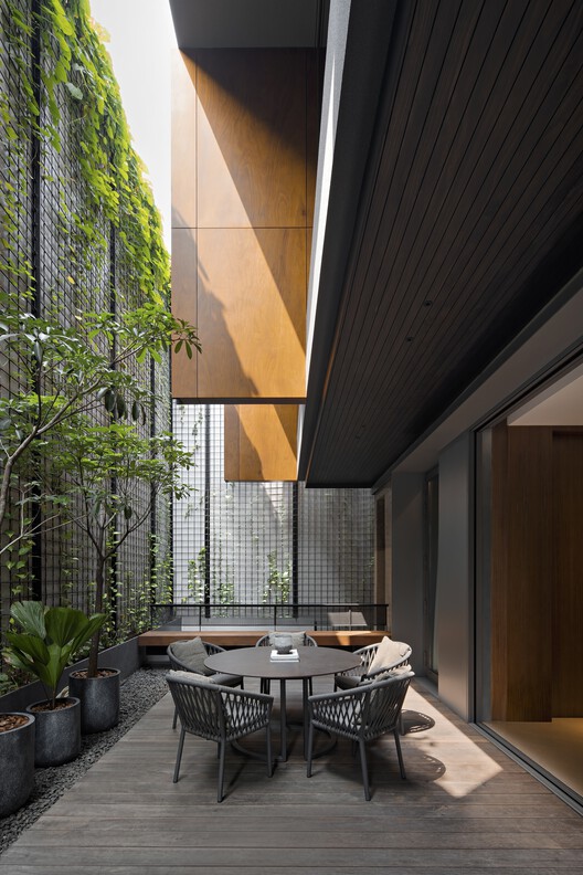 Ciasem House / STUDIOKAS - Фотография интерьера, стол, стул, фасад