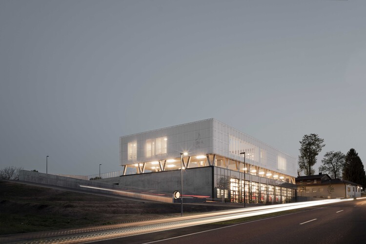 Пожарная часть в Штраубенхардте / wulf Architekten — фотография экстерьера