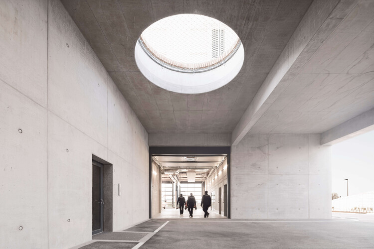 Пожарная часть в Штраубенхардте / wulf Architekten - Фотография интерьера