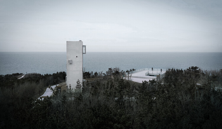 Cliff Café and Tower House / TAO - Бюро Trace Architecture - Экстерьерная фотография