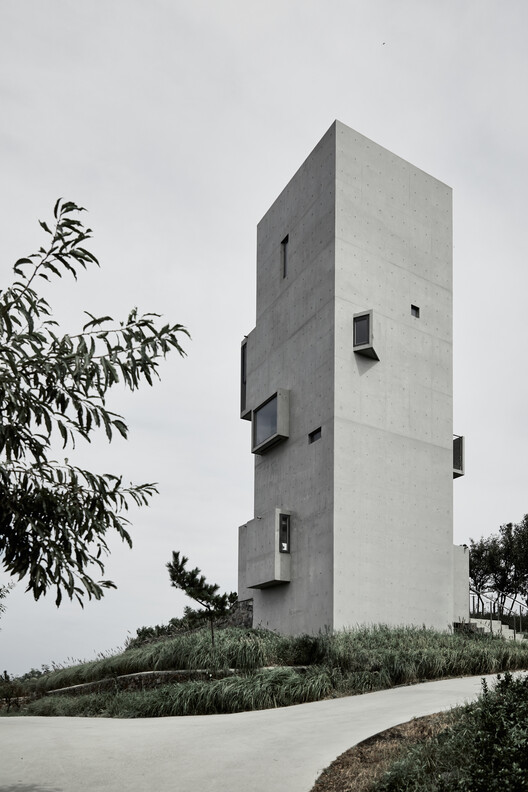 Cliff Café and Tower House / TAO - Бюро Trace Architecture - Экстерьерная фотография