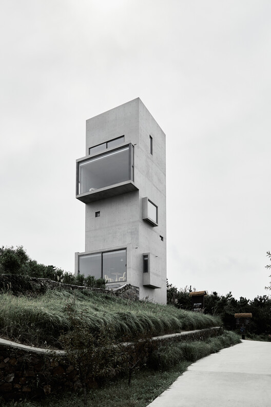 Cliff Café and Tower House / TAO - Бюро Trace Architecture - Экстерьерная фотография