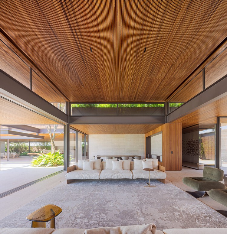 Дом Хабутикаба / Fernanda Marques Arquitetura - Фотография интерьера, балка, палуба