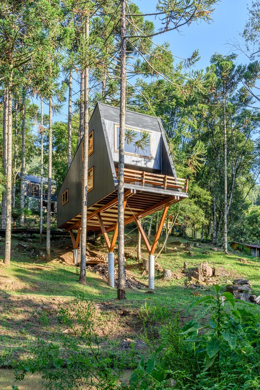 Дом на дереве / Íntegra Studio Arquitetura - Экстерьерная фотография, Лес