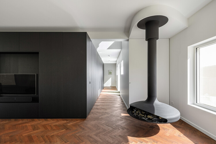 Черный ящик / Objekt Architecten - Фотография интерьера, окон, спальни
