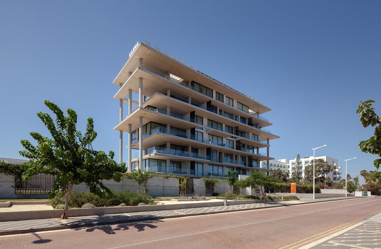 Eden Residences / Constantini Architects + ООО «ЭНАпросЭКАТО» - Фотография экстерьера, окна, фасад