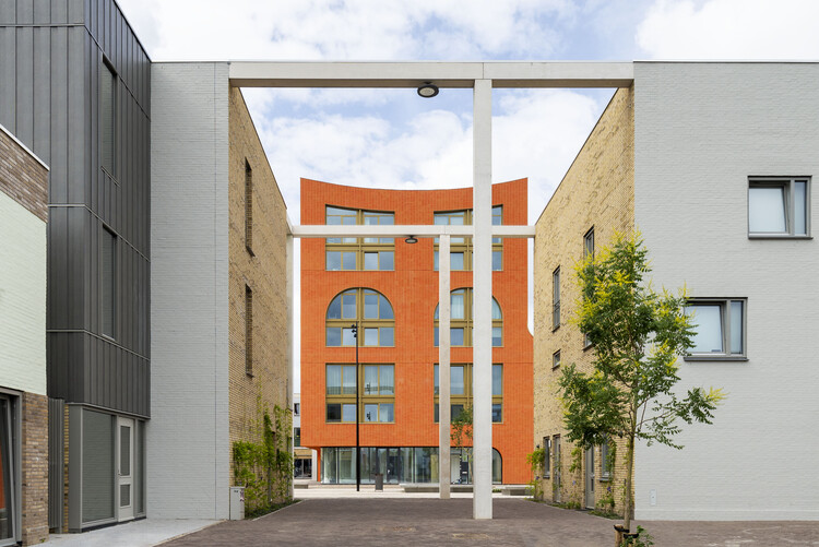 Waaggebouw Weighing House / NEXT Architects - Экстерьерная фотография, Окна, Кирпич, Фасад