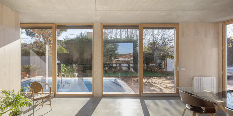 House MM / Alventosa Morell Arquitectes - Фотография интерьера, окна, стул
