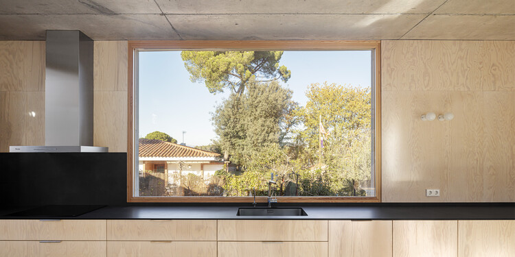 Дом MM / Alventosa Morell Arquitectes - Фотография интерьера, кухня, окна