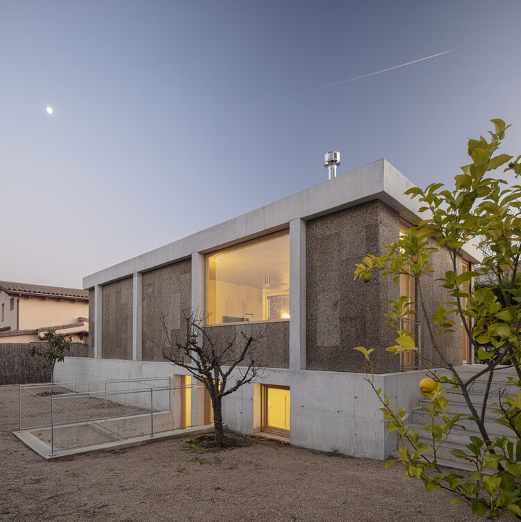 Дом ММ / Alventosa Morell Arquitectes - Экстерьерная фотография, окна, фасад